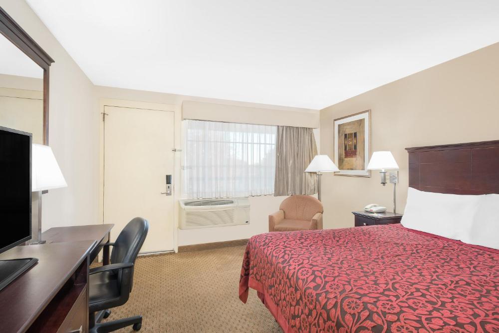 Queen Room - Disability Access/Non-Smoking interior